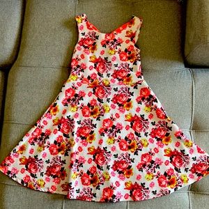 Iris & Ivy girls floral dress.